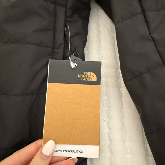 The North Face Women's Charcoal Puffer Jacket - Picture 2 of 4